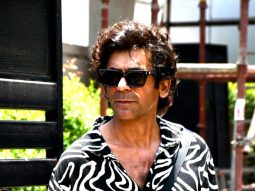 Photos: Sunil Grover and others snapped at the private airport on their way to meet Sri Sri Ravi Shankar Guruji in Bengaluru