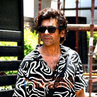 Photos: Sunil Grover and others snapped at the private airport on their way to meet Sri Sri Ravi Shankar Guruji in Bengaluru