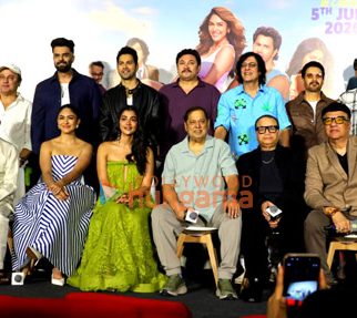 Photos: Varun Dhawan, Pooja Hegde, Mrunal Thakur, David Dhawan and others grace the trailer launch of Hai Jawani Toh Ishq Hona Hai