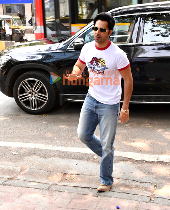 photos varun dhawan and pooja hegde snapped promoting hai jawani toh ishq hona hai 3