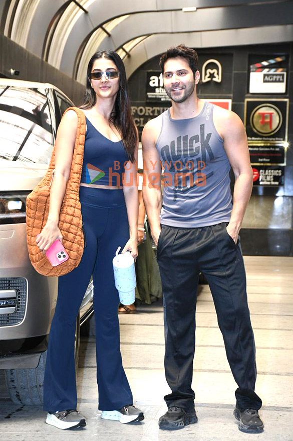 Photos: Varun Dhawan and Pooja Hegde snapped promoting Hai Jawani Toh Ishq Hona Hai in Khar Photos: Varun Dhawan and Pooja Hegde snapped promoting Hai Jawani Toh Ishq Hona Hai in Khar