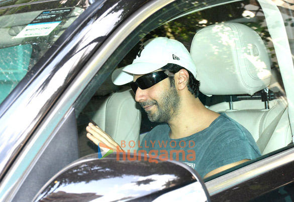 photos varun dhawan snapped outside maddock films office in santacruz 3 2