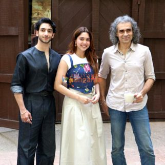 Photos: Vedang Raina, Sharvari and Imtiaz Ali snapped promoting Main Vaapas Aaunga