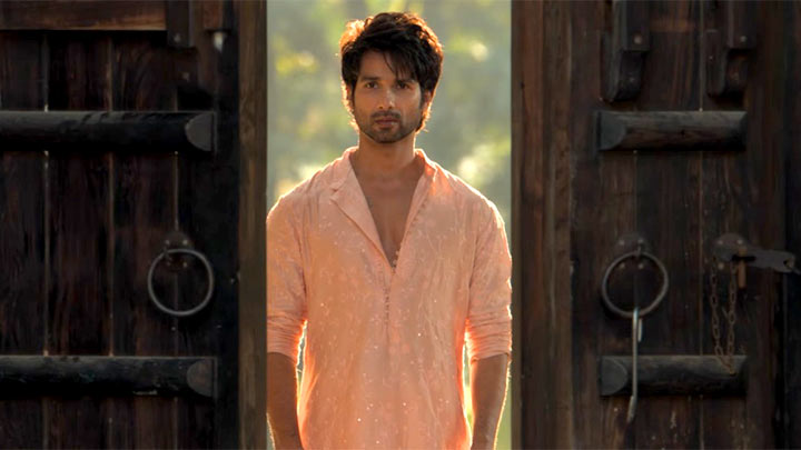 Tujhko (Video) Shahid Kapoor, Rashmika Mandanna, Kriti Sanon | Pritam Chakraborty, Arijit Singh, Sunidhi Chauhan | Cocktail 2 Tujhko (Video) Shahid Kapoor, Rashmika Mandanna, Kriti Sanon | Pritam Chakraborty, Arijit Singh, Sunidhi Chauhan | Cocktail 2