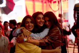 Hai Jawani Toh Ishq Hona Hai on the sets