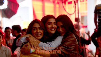 Hai Jawani Toh Ishq Hona Hai on the sets