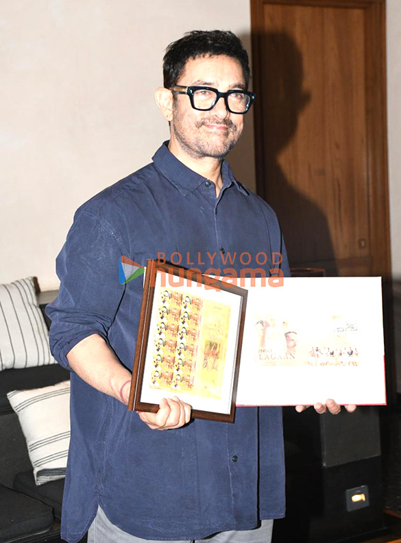 photos aamir khan and ashutosh gowariker celebrate 25 years of lagaan with india posts special tribute 6