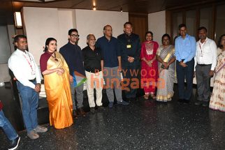 Photos: Aamir Khan and Ashutosh Gowariker celebrate 25 Years of Lagaan with India post’s special tribute