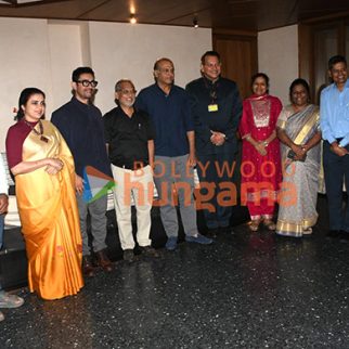 Photos: Aamir Khan and Ashutosh Gowariker celebrate 25 Years of Lagaan with India post's special tribute