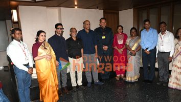 Photos: Aamir Khan and Ashutosh Gowariker celebrate 25 Years of Lagaan with India post’s special tribute
