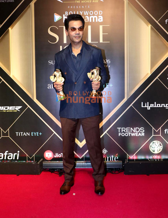 photos akshay kumar ananya panday sharvari shahid kapoor bhumi pednekar vaani kapoor arshad warsi and others grace the red carpet at bollywood hungama style icon awards 2026 09 5