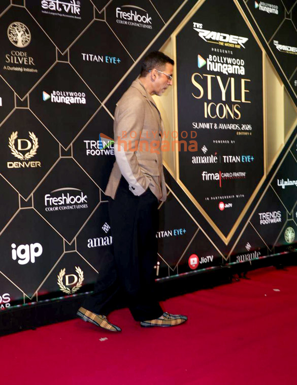 photos akshay kumar ananya panday sharvari shahid kapoor bhumi pednekar vaani kapoor arshad warsi and others grace the red carpet at bollywood hungama style icon awards 2026 2