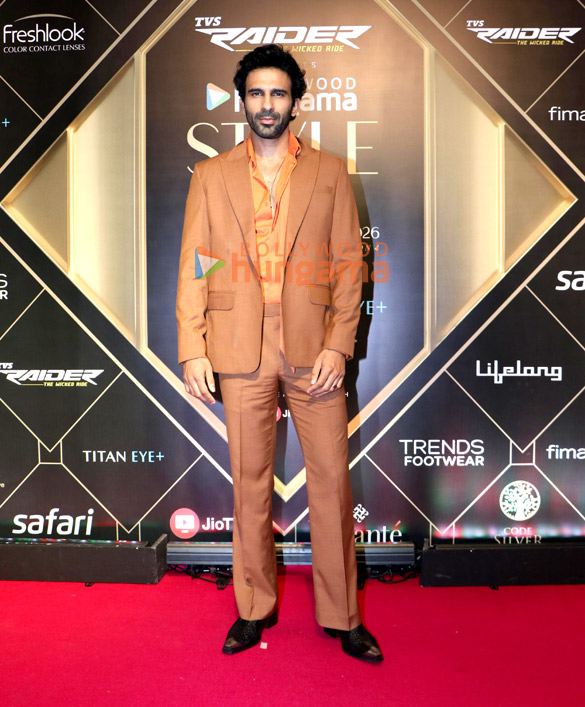 photos akshay kumar ananya panday sharvari shahid kapoor bhumi pednekar vaani kapoor arshad warsi and others grace the red carpet at bollywood hungama style icon awards 26 15
