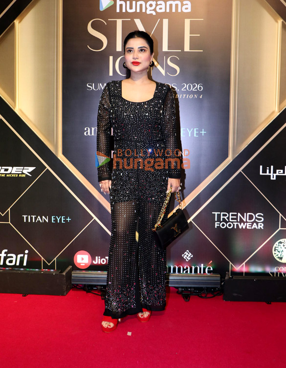 photos akshay kumar ananya panday sharvari shahid kapoor bhumi pednekar vaani kapoor arshad warsi and others grace the red carpet at bollywood hungama style icon awards 26 18