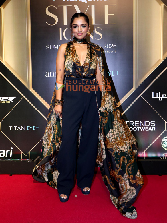 photos akshay kumar ananya panday sharvari shahid kapoor bhumi pednekar vaani kapoor arshad warsi and others grace the red carpet at bollywood hungama style icon awards 26 42
