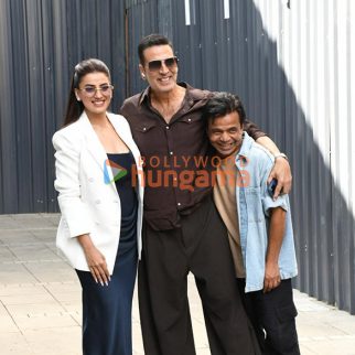 Photos: Akshay Kumar, Disha Patani, Akshara Singh and Rajpal Yadav snapped at Kalina airport