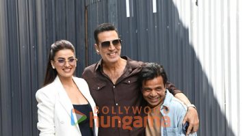 Photos: Akshay Kumar, Disha Patani, Akshara Singh and Rajpal Yadav snapped at Kalina airport