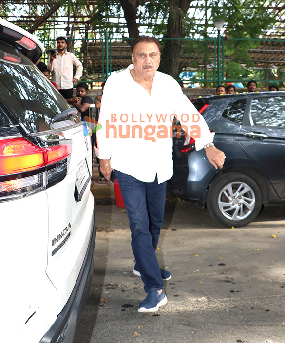 photos anil kapoor hema malini sajid nadiadwala anu malik and others attend late pahlaj nihalanis prayer meet 10