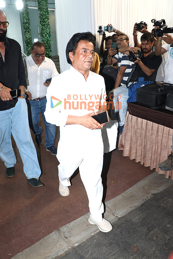 photos anil kapoor hema malini sajid nadiadwala anu malik and others attend late pahlaj nihalanis prayer meet 55