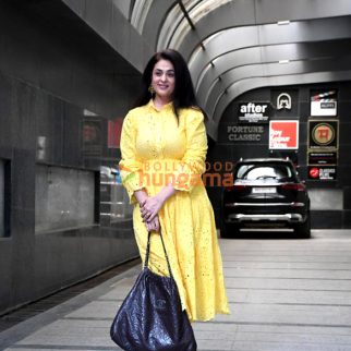 Photos: Anjana Sukhani snapped in Bandra