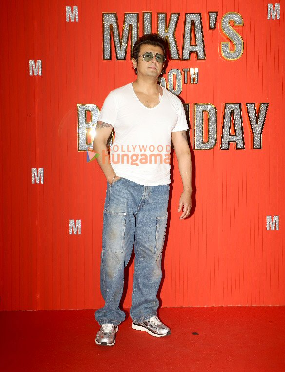 photos hema malini anupam kher sonu nigam iulia vantur and others attend mika singhs 50th birthday bash 35