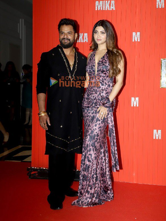 photos hema malini anupam kher sonu nigam iulia vantur and others attend mika singhs 50th birthday bash 37