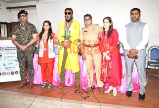 Photos: Jackie Shroff and other celebs attend an event felicitating the frontline heroes