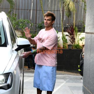 Photos: Karan Singh Grover snapped in Santacruz