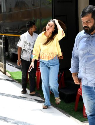 Photos: Kareena Kapoor Khan snapped in Bandra
