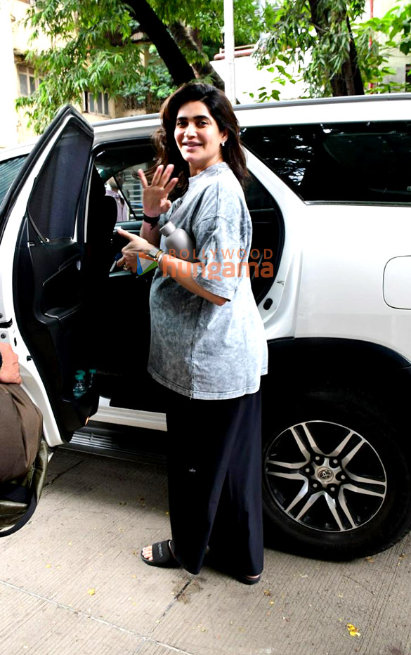 photos karishma tanna and varun bangera snapped at the gym in bandra 2