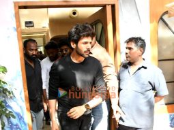 Photos: Kartik Aaryan snapped outside a restaurant in Bandra