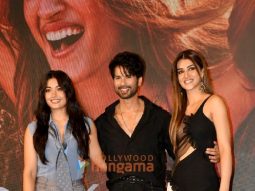 Photos: Kriti Sanon, Shahid Kapoor and Cocktail 2 team snapped at trailer launch