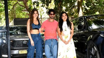 Photos: Kriti Sanon, Shahid Kapoor and Rashmika Mandanna snapped promoting Cocktail 2
