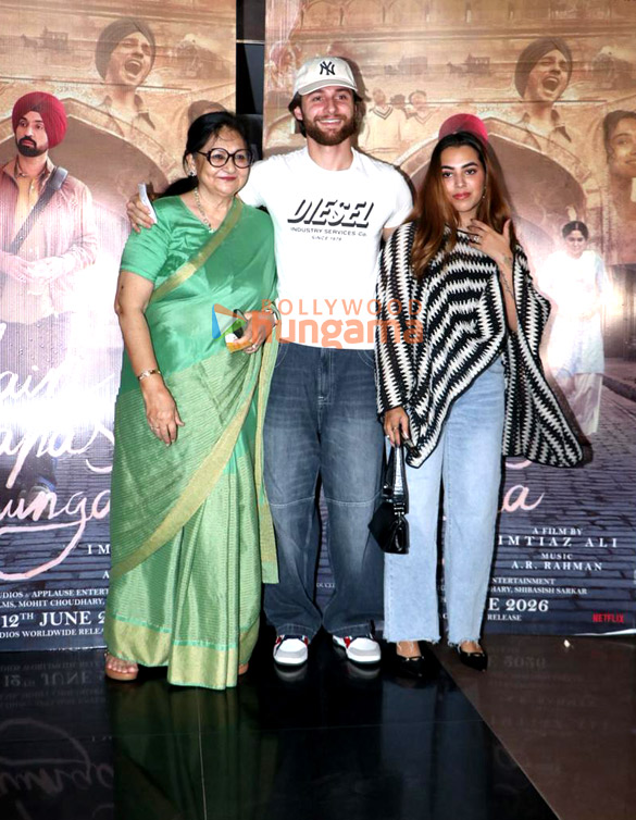 photos naseeruddin shah kabir khan ahsaas channa and others grace the special screening of main vaapas aaunga 16