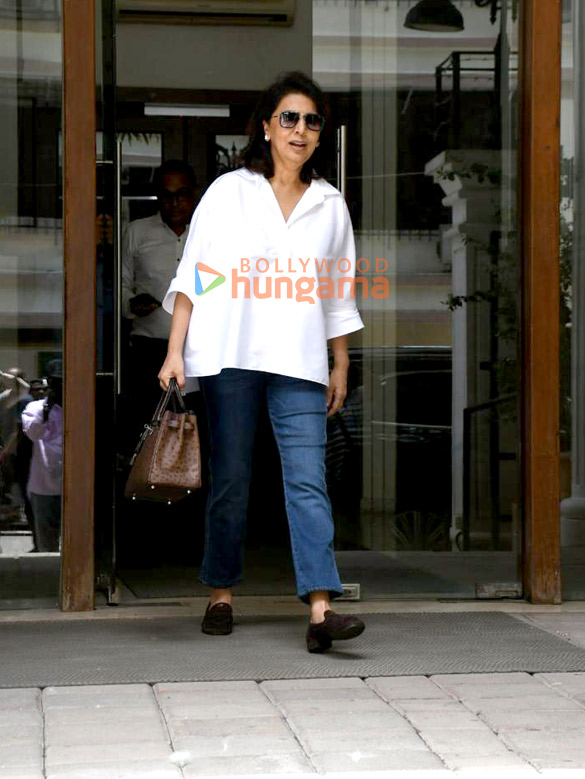 photos neetu singh spotted outside a dental clinic in khar 1 2