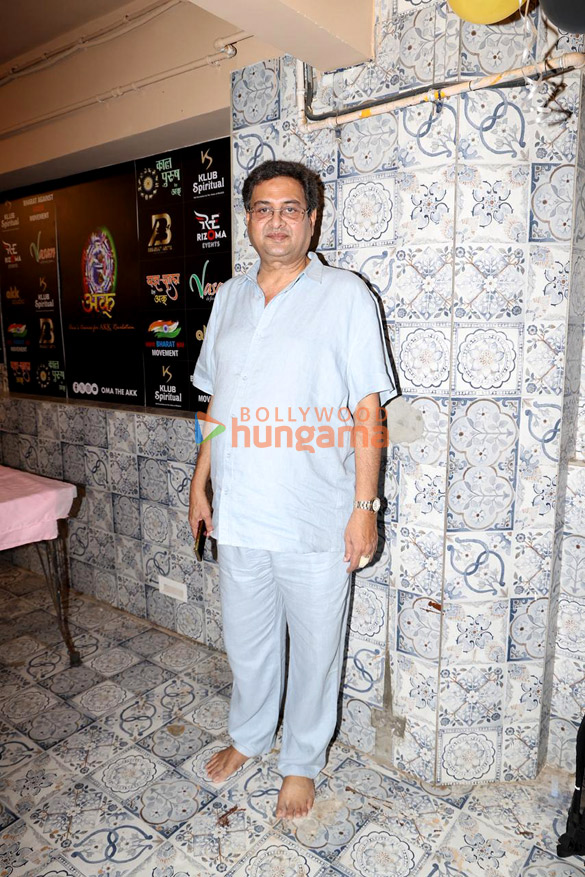 photos pankaj tripathi rumy jafry and madhushree snapped at celebrating legacy of k asif at swami oma the akk klub spiritual event hidaayatkar e azam 3
