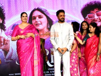 Photos: Riteish Deshmukh and Anjali Anand snapped at the song launch of ‘Saree’ for the film Dhamaal 4 Photos: Riteish Deshmukh and Anjali Anand snapped at the song launch of ‘Saree’ for the film Dhamaal 4