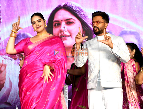 photos riteish deshmukh and anjali anand snapped at the song launch of saree for the film dhamaal 4 2