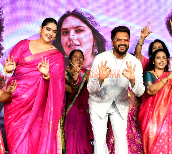 photos riteish deshmukh and anjali anand snapped at the song launch of saree for the film dhamaal 4 4