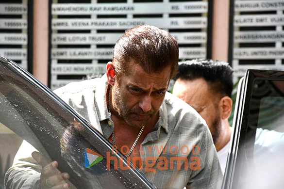 photos salman khan sohail khan arbaaz khan and others snapped at kumud ranes funeral 13