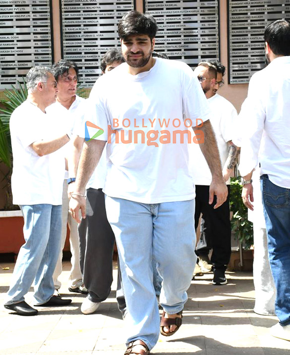 photos salman khan sohail khan arbaaz khan and others snapped at kumud ranes funeral 14