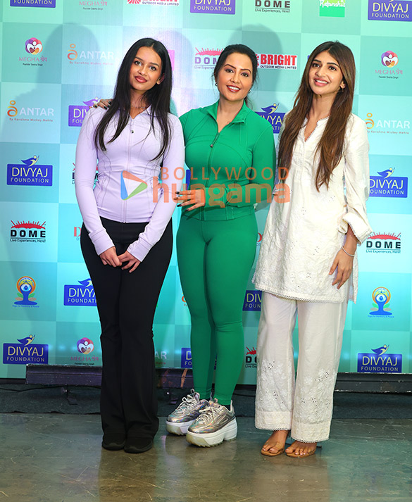 photos shahid kapoor sreeleela amruta fadnavis and others snapped at the international yoga day 2026 celebrations 1