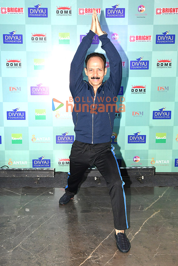 photos shahid kapoor sreeleela amruta fadnavis and others snapped at the international yoga day 26 celebrations 16