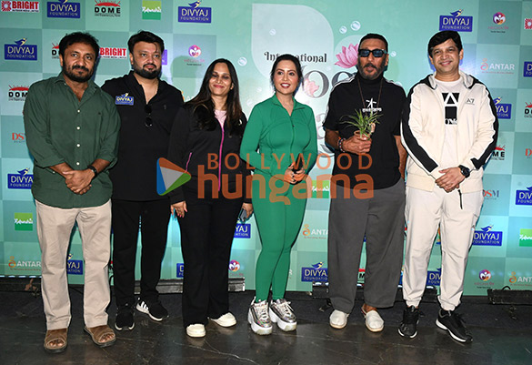photos shahid kapoor sreeleela amruta fadnavis and others snapped at the international yoga day 26 celebrations 9