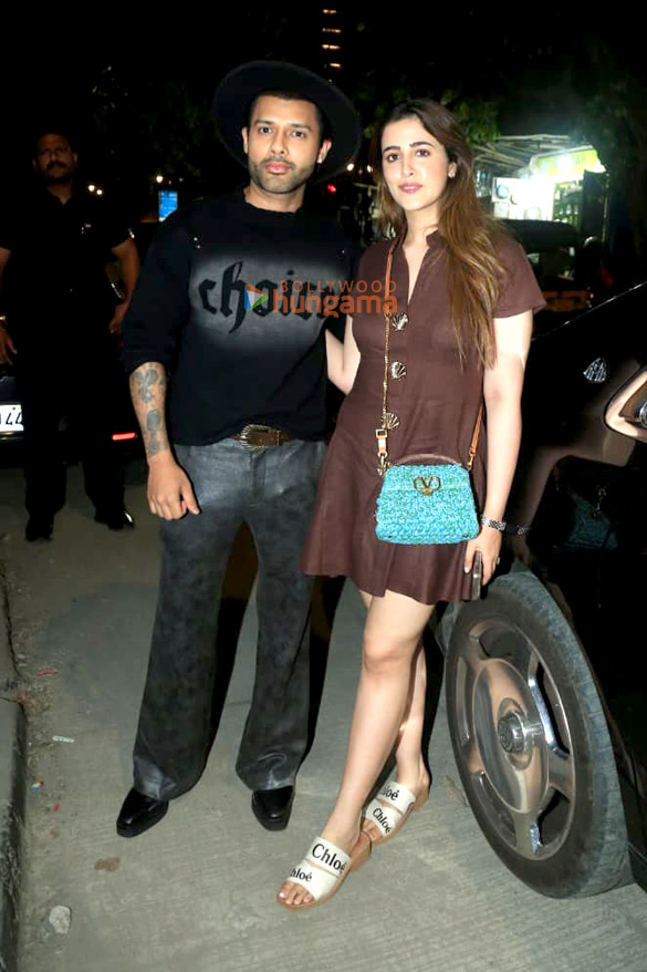 photos stebin ben and nupur sanon snapped in bandra 5