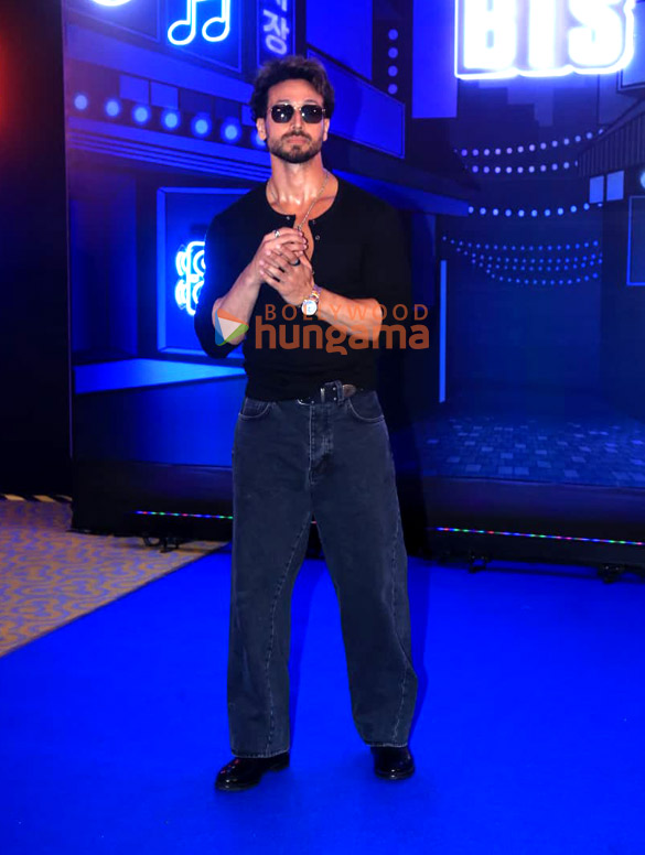 photos tiger shroff snapped at the celebration of oreo and bts collaboration 2