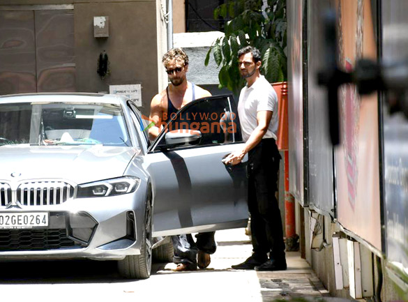 Photos: Tiger Shroff snapped outside a clinic in Bandra Photos: Tiger Shroff snapped outside a clinic in Bandra