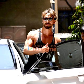 Photos: Tiger Shroff spotted outside a gym in Bandra