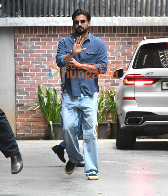 photos zaheer iqbal snapped outside excel office in khar 2