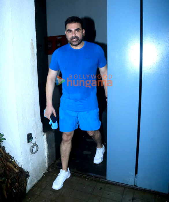 photos arbaaz khan and sshura khan snapped in bandra 3 4